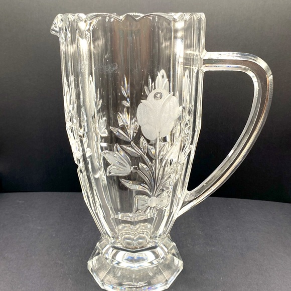 Quality Hand Cut Crystal Pitcher W/Scalloped Rim,Frosted Flower Motifs & Footed - Picture 3 of 10